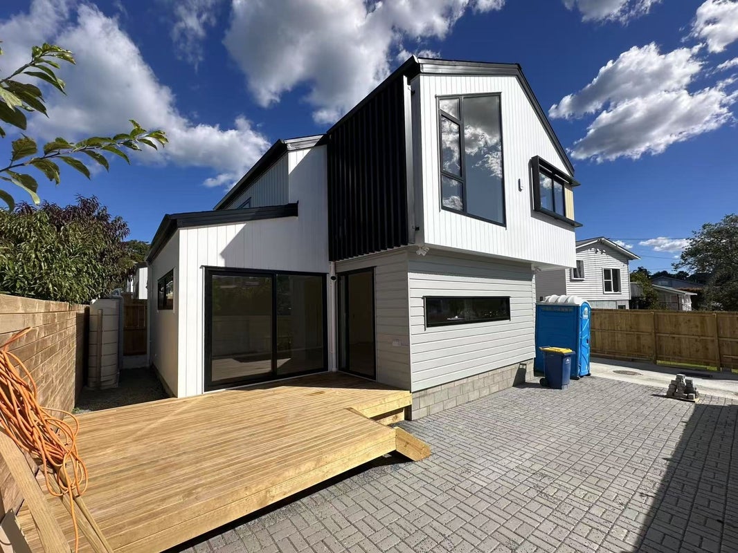 20B Glenvar Road, Torbay, Auckland - Carousel 1