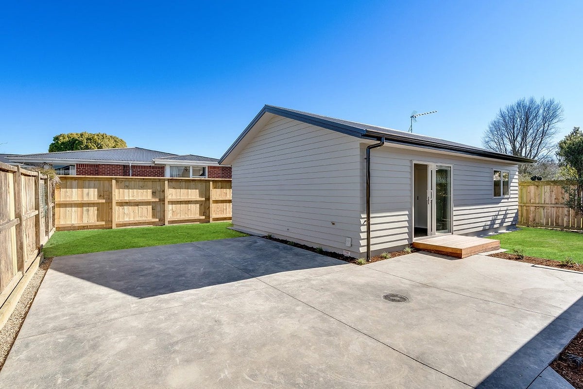 3 Paulette Place, Queenwood, Hamilton - Carousel 2