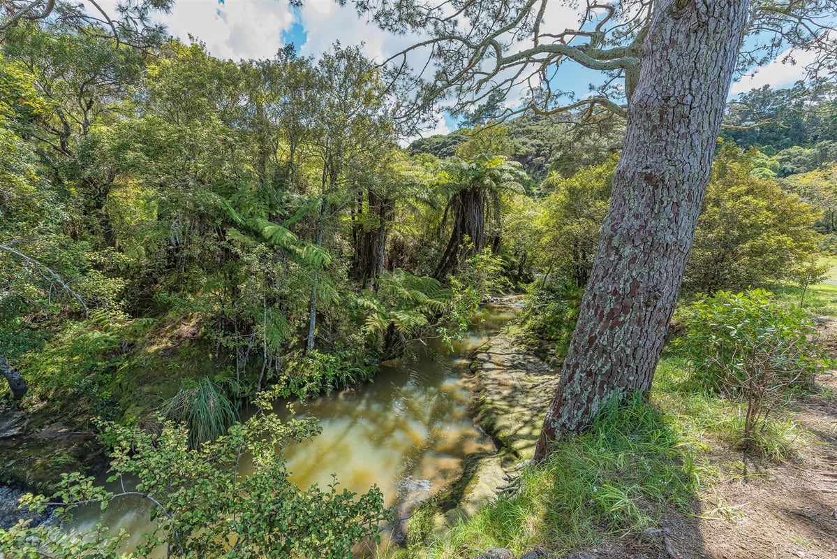 40 Lowtherhurst Road, Massey, Auckland - Carousel 27