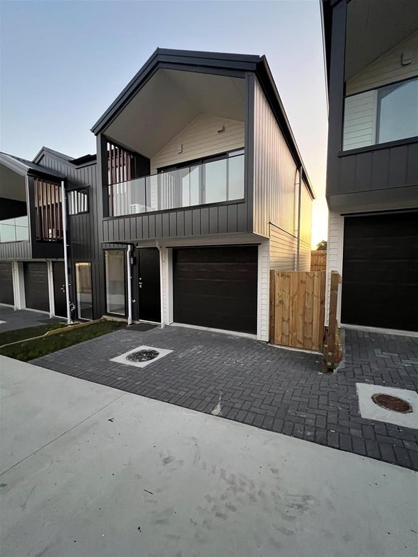 6D Hyde Street, Manurewa East, Auckland - Carousel 2