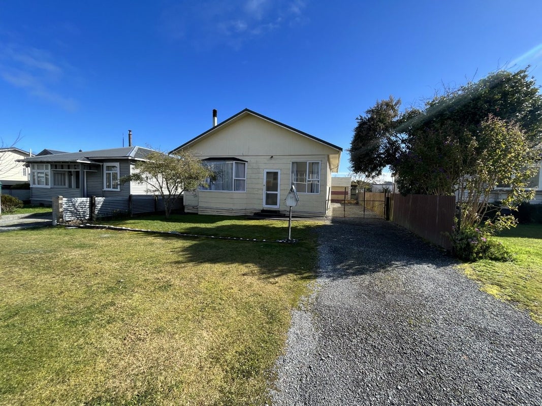 129 Brittan Street, Hokitika - Carousel 2