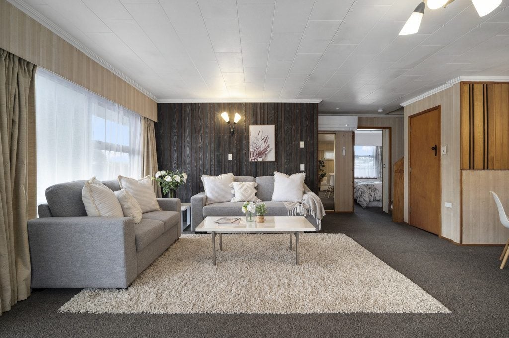 31A Kawaha Point Road, Fairy Springs, Rotorua - Carousel 1