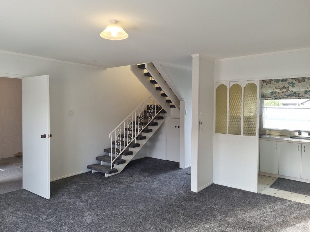 4/3 Akehurst Avenue, New Lynn, Auckland - Carousel 2