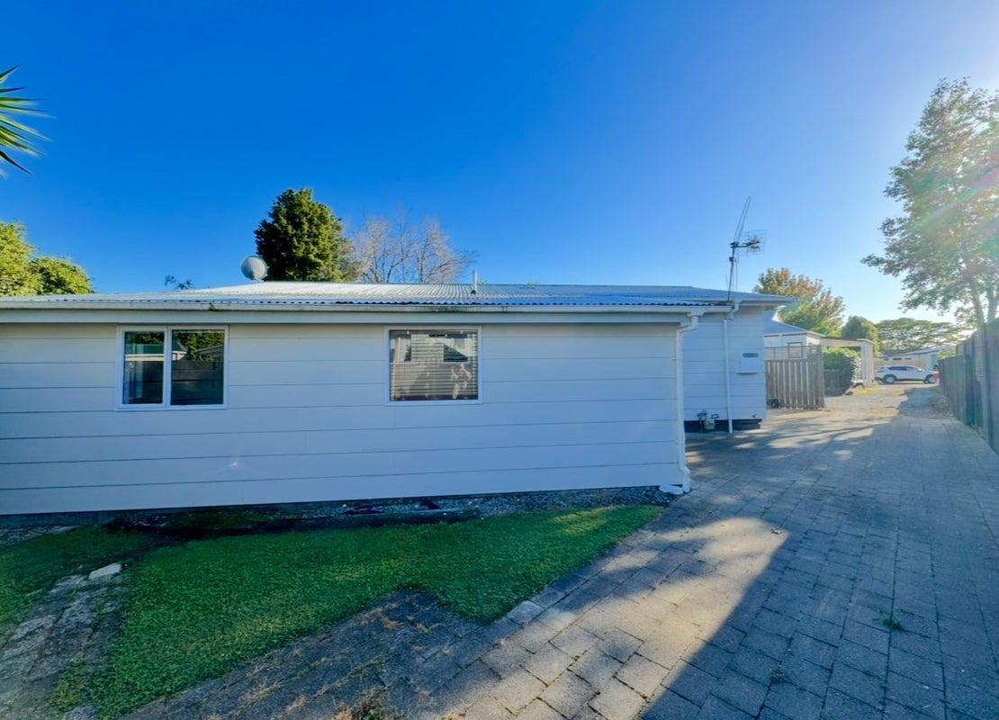 5A Newton Place, Westbrook, Palmerston North - Carousel 16