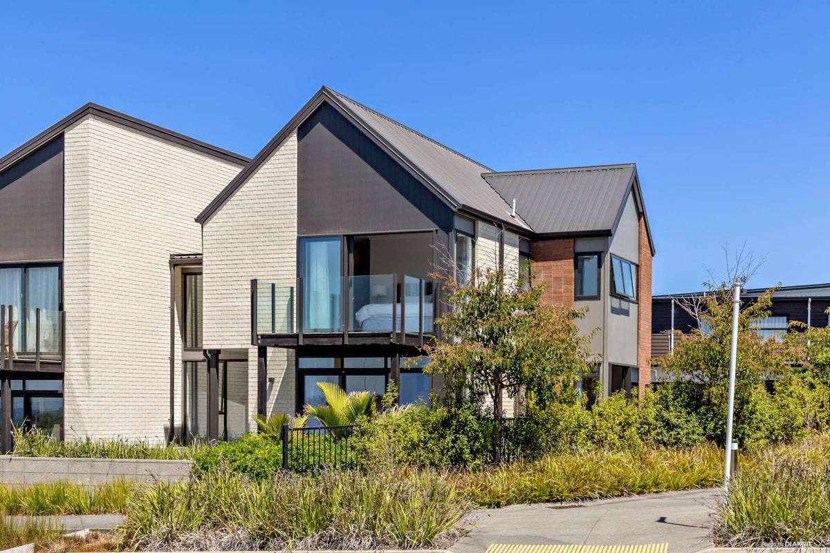 38 Te Oneroa Way, Long Bay, Auckland - Carousel 1