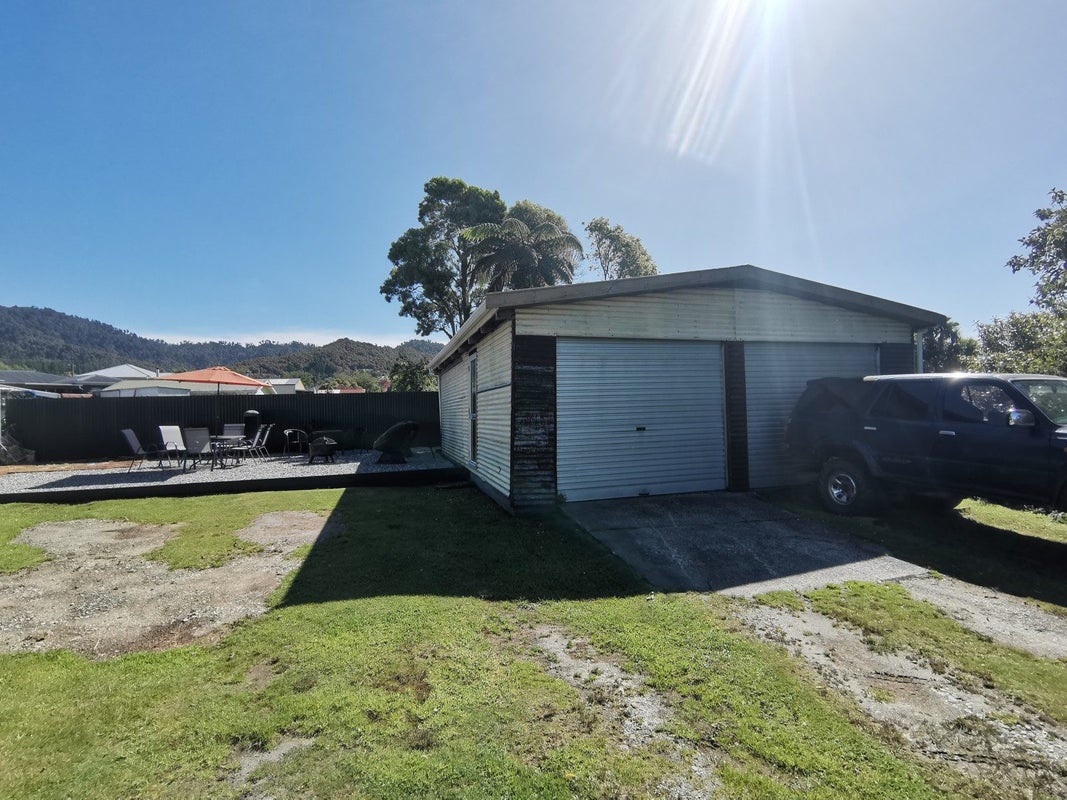 47 Aylmer Street, Ross - Carousel 20