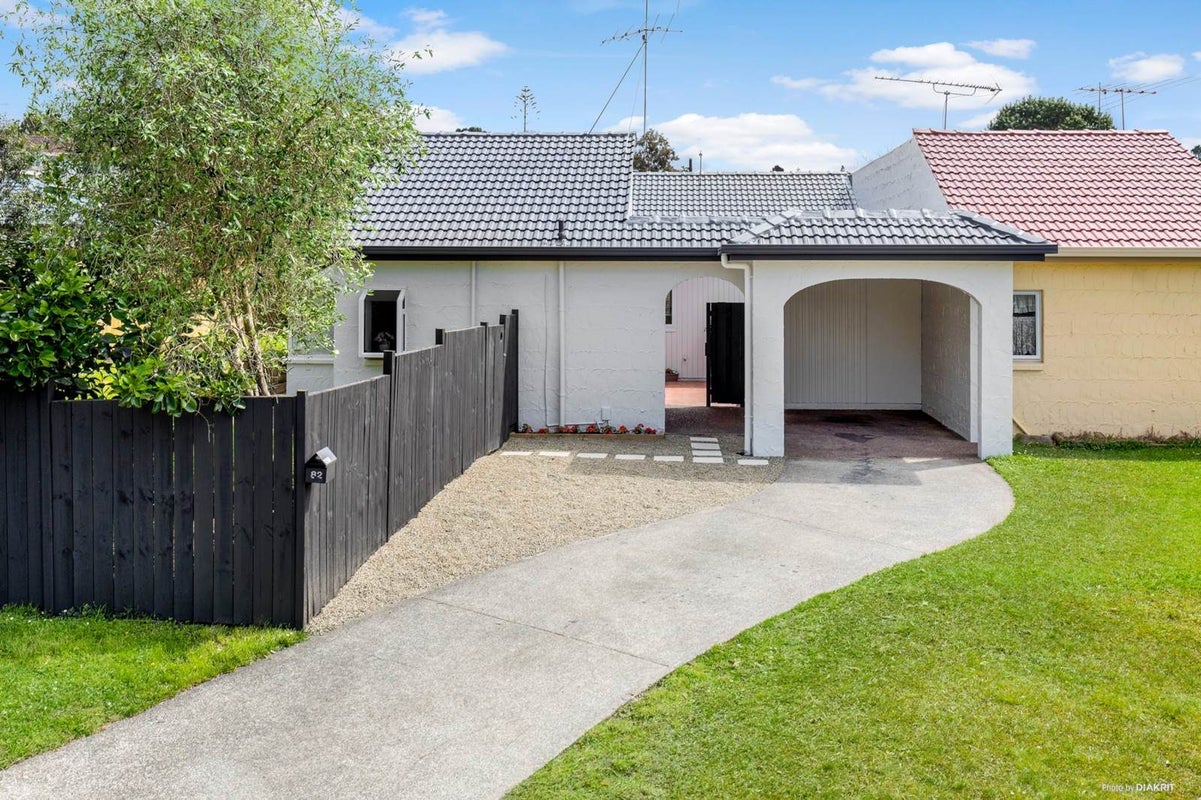 2/34 Salamanca Road, Sunnynook, Auckland - Carousel 2