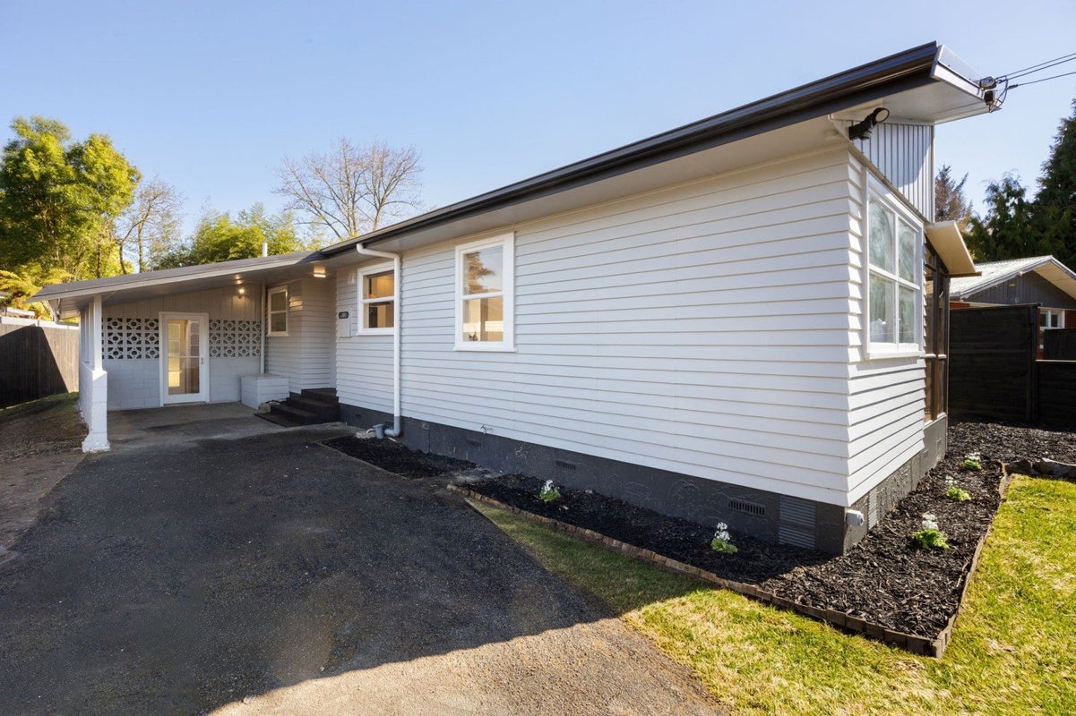 16 Gerrand Place, Chedworth Park, Hamilton, Waikato - Carousel 2