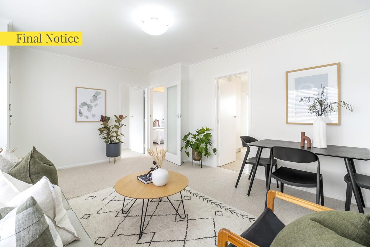 2/32 Old Lake Road, Narrow Neck, Auckland - Carousel 1