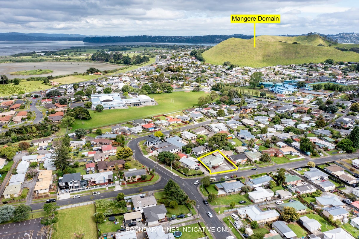 4 Kambalda Street, Mangere Bridge, Auckland - Carousel 1