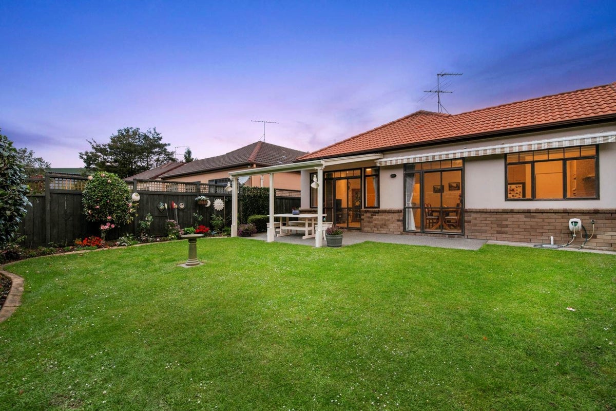 22 Villanova Place, Albany, Auckland - Carousel 1