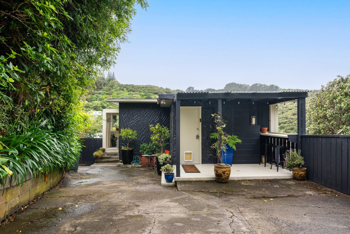 73A Airlie Road, Plimmerton, Porirua - Carousel 2