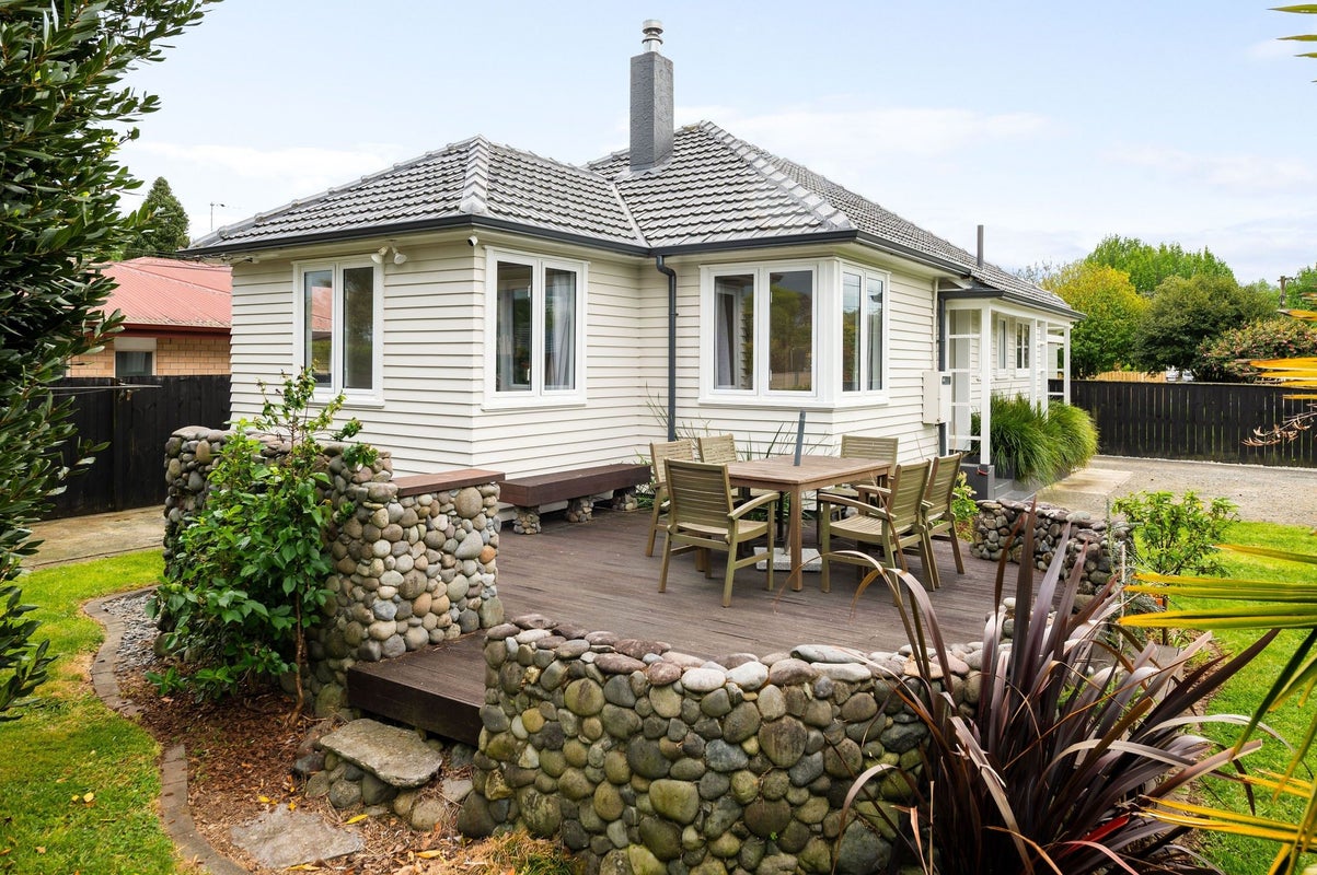 20 Pinfold Avenue, Hamilton East, Hamilton - Carousel 1
