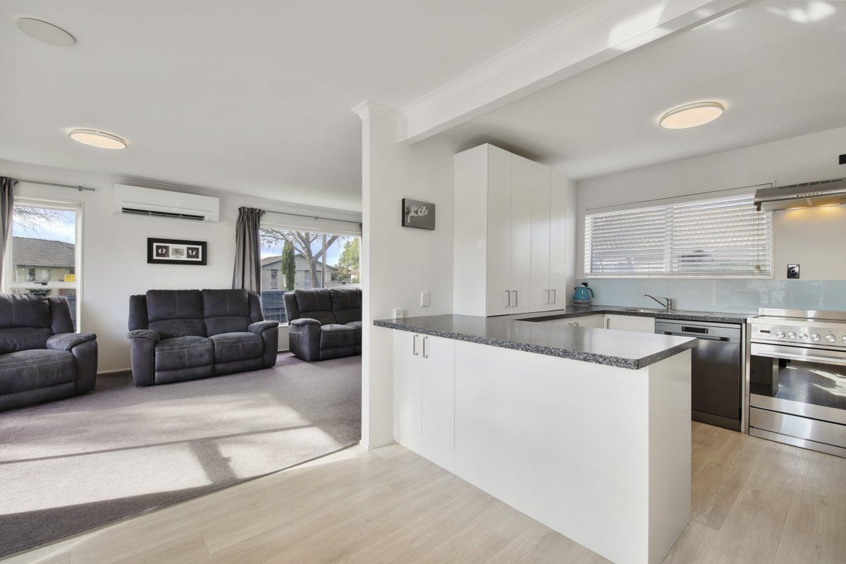80 Lowry Avenue, Redwood, Christchurch - Carousel 2