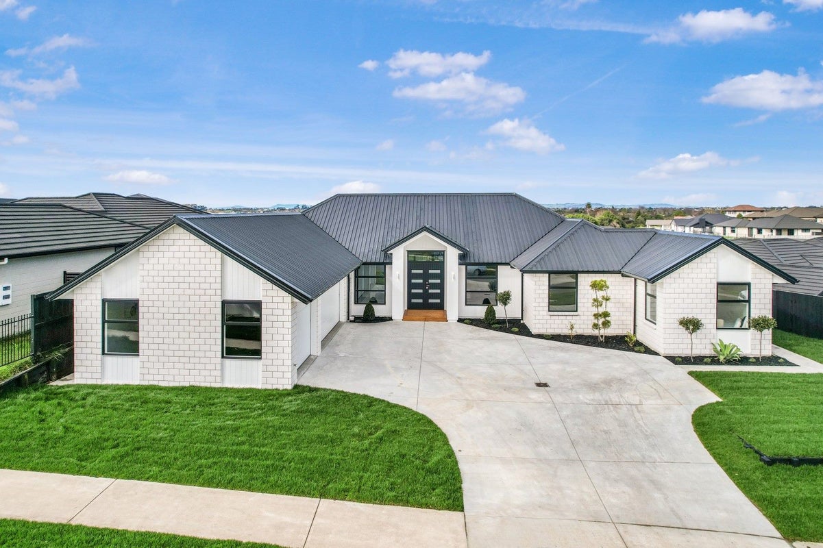 57 Sylvester Crescent, Flagstaff, Hamilton - Carousel 1
