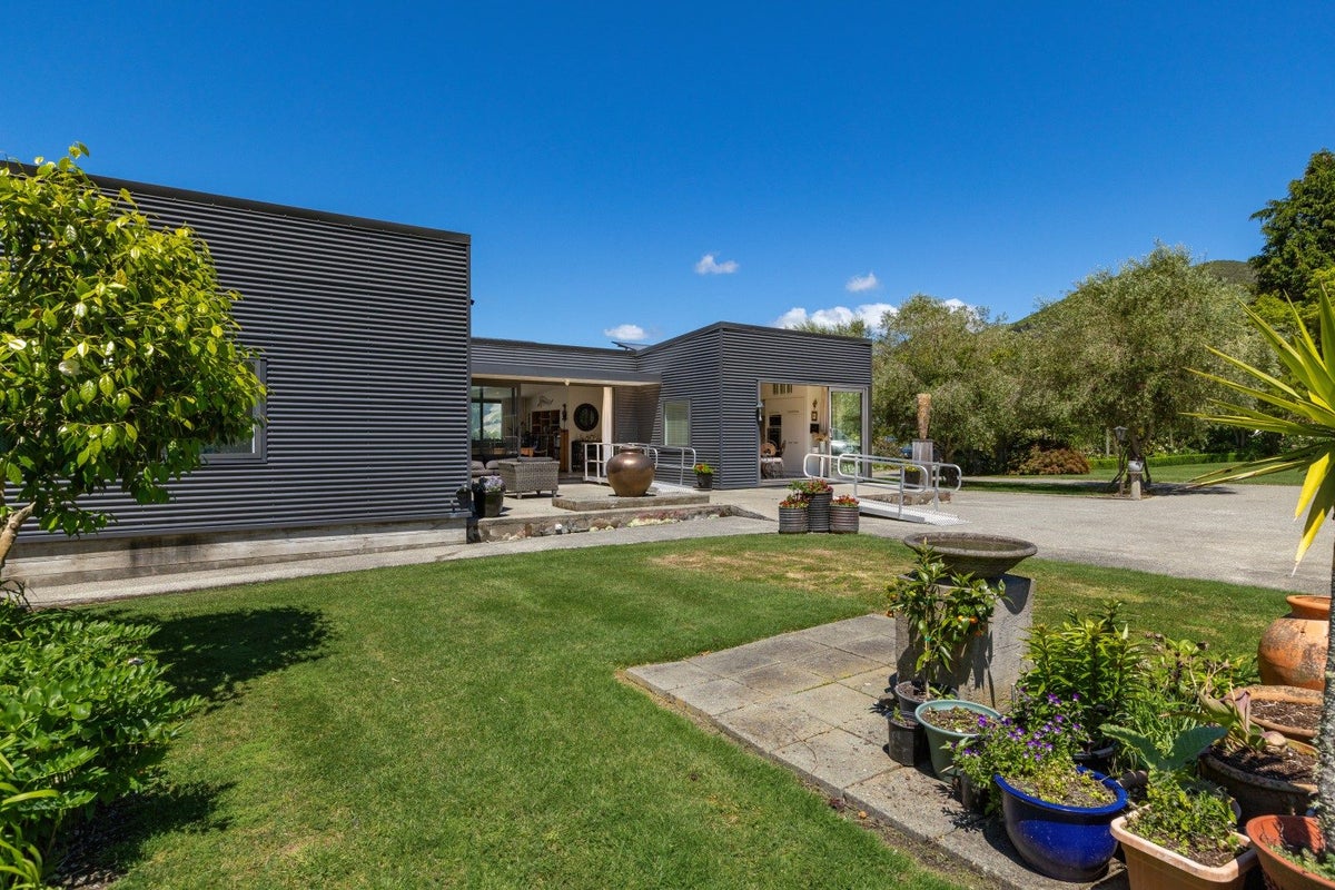 353 Anakiwa Road, Anakiwa, Picton - Carousel 31