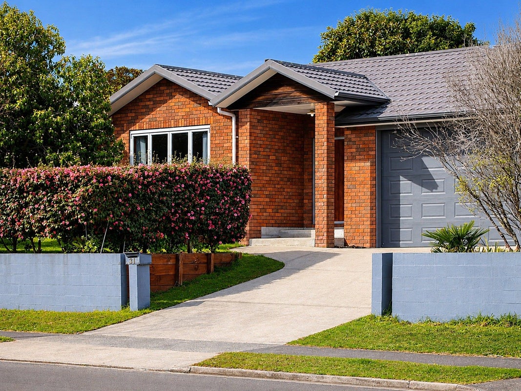 31 Saint James Drive, Huntington, Hamilton - Carousel 2