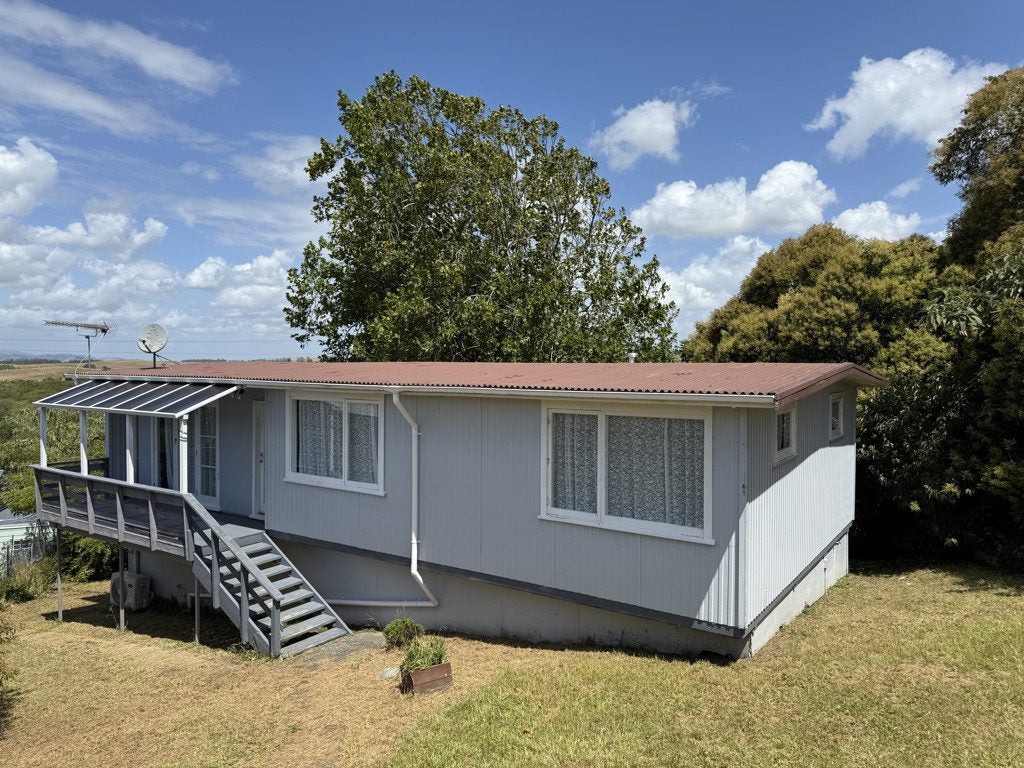 41 Heather Green Avenue, Meremere - Carousel 2