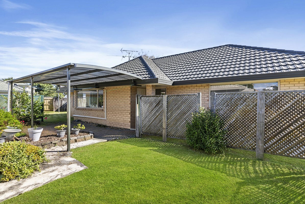 9 Regalwood Place, Favona, Auckland - Carousel 1