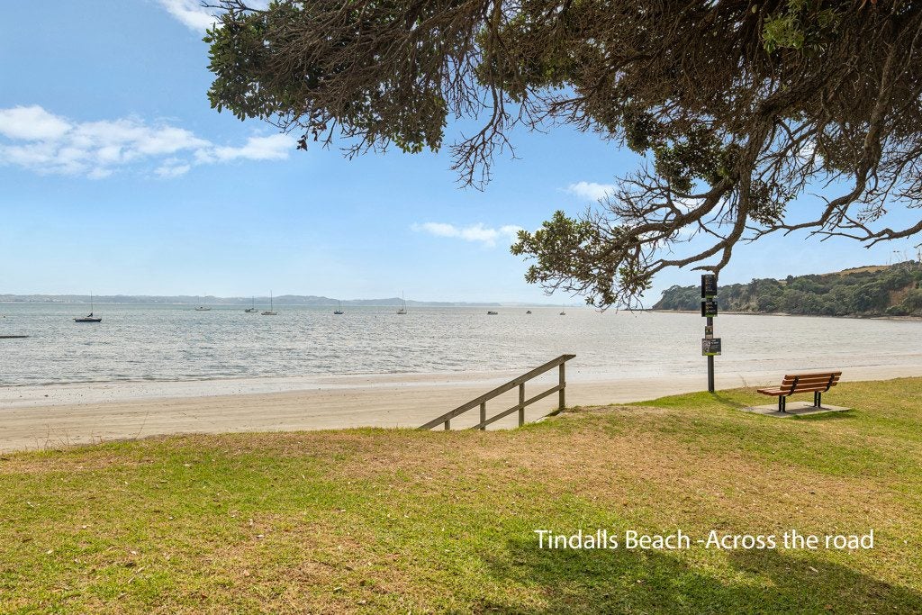 55 Tindalls Bay Road, Tindalls Beach, Whangaparaoa - Carousel 2