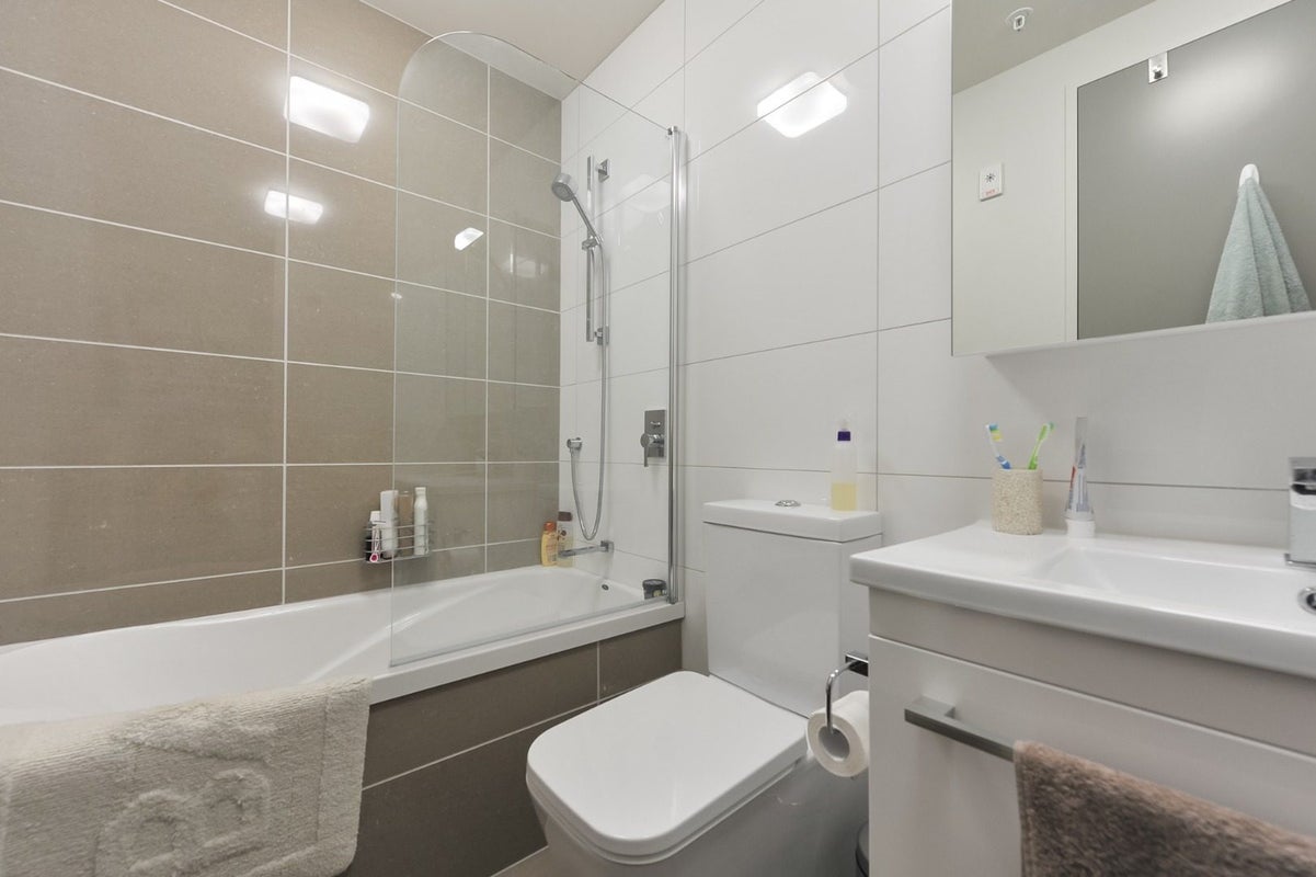 213/80 Riddiford Street, Newtown, Wellington - Carousel 2