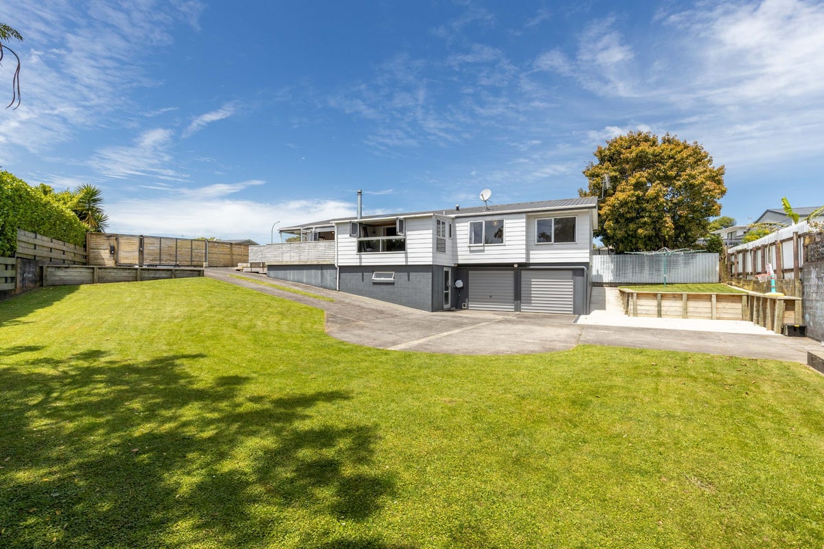 17 Villa Place, Bell Block, New Plymouth - Carousel 2