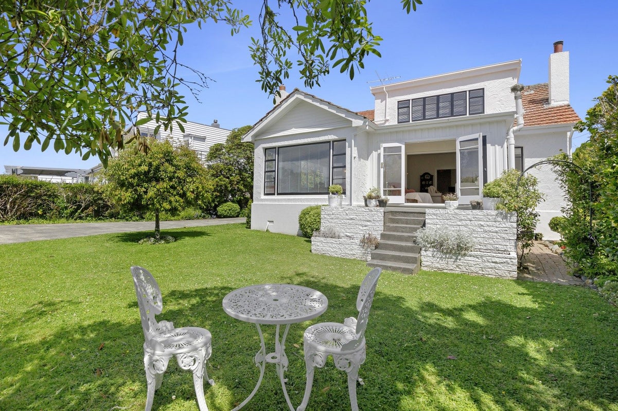 18 Hathaway Avenue, Boulcott, Lower Hutt - Carousel 1