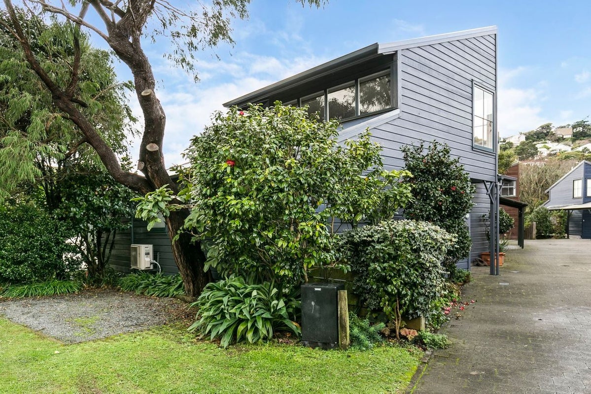 9 Waikowhai Street, Ngaio, Wellington - Carousel 1