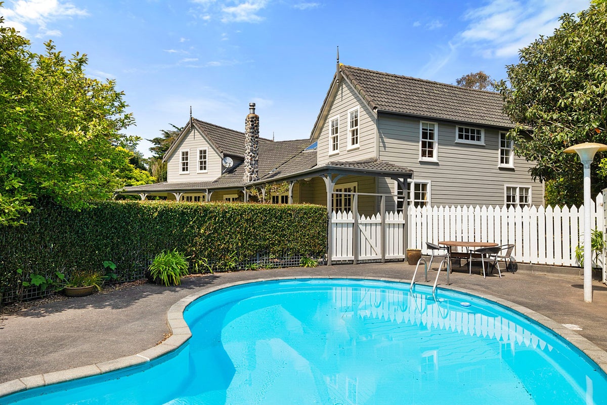 447 Barrett Road, Omata, New Plymouth - Carousel 2