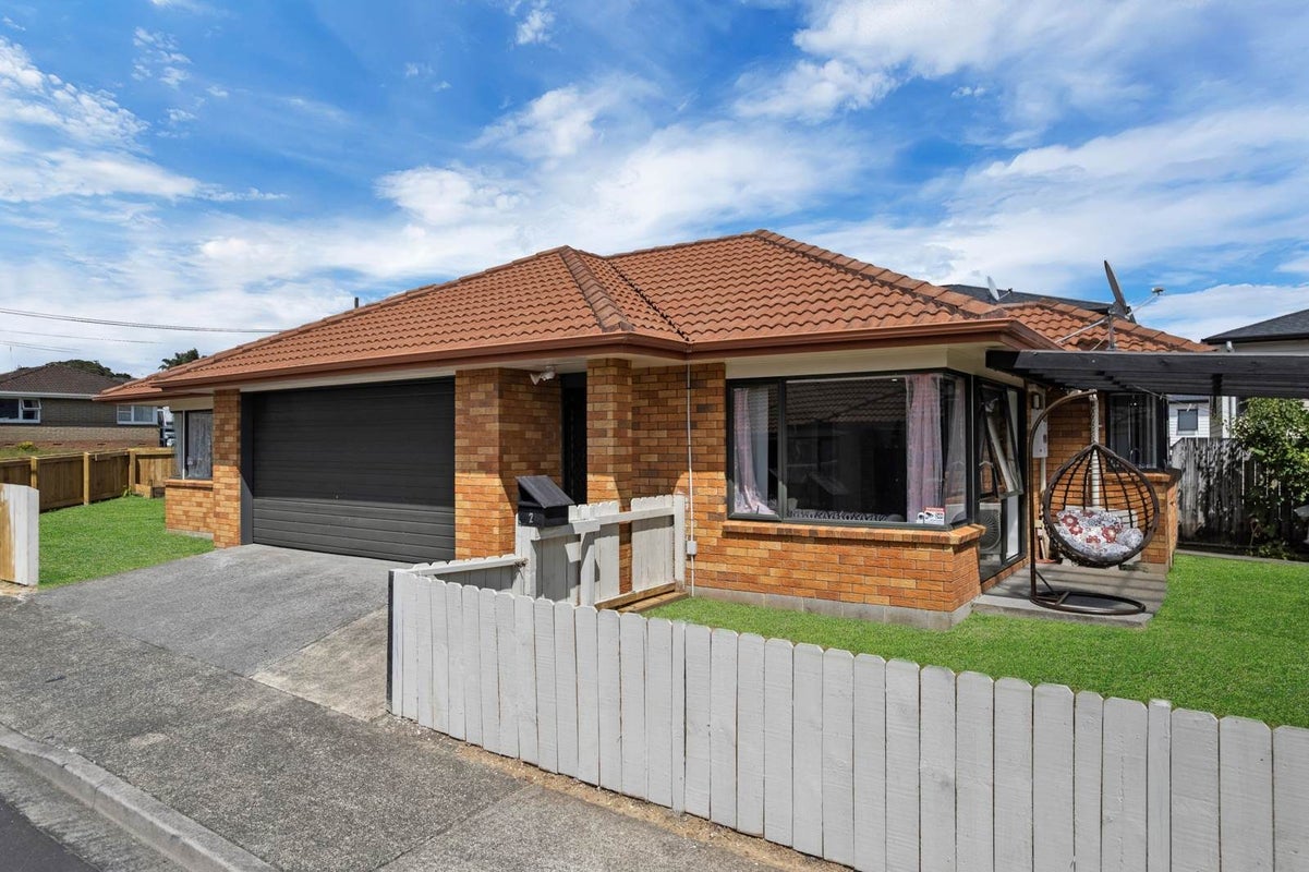 2 Pantera Way, Hillpark, Auckland - Carousel 2