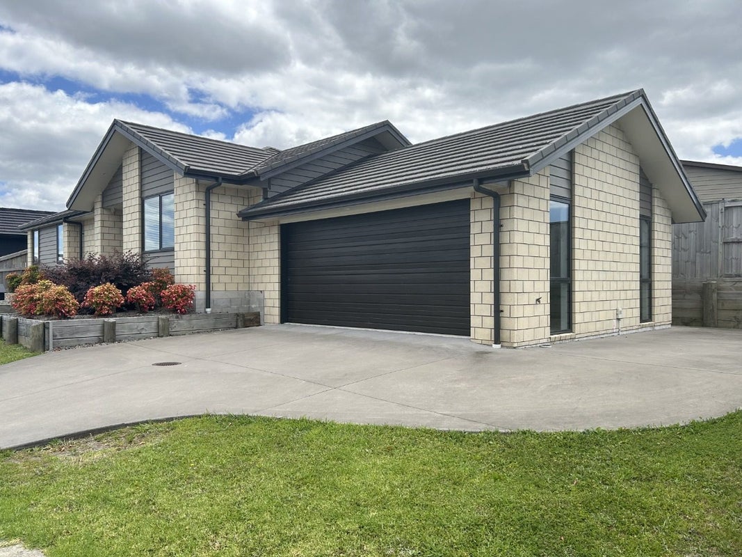 5 Mary Place, Pyes Pa, Tauranga - Carousel 2