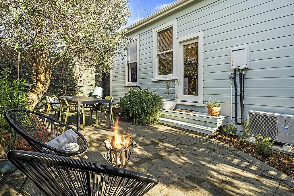 37 Rua Street, Lyall Bay, Wellington - Carousel 15