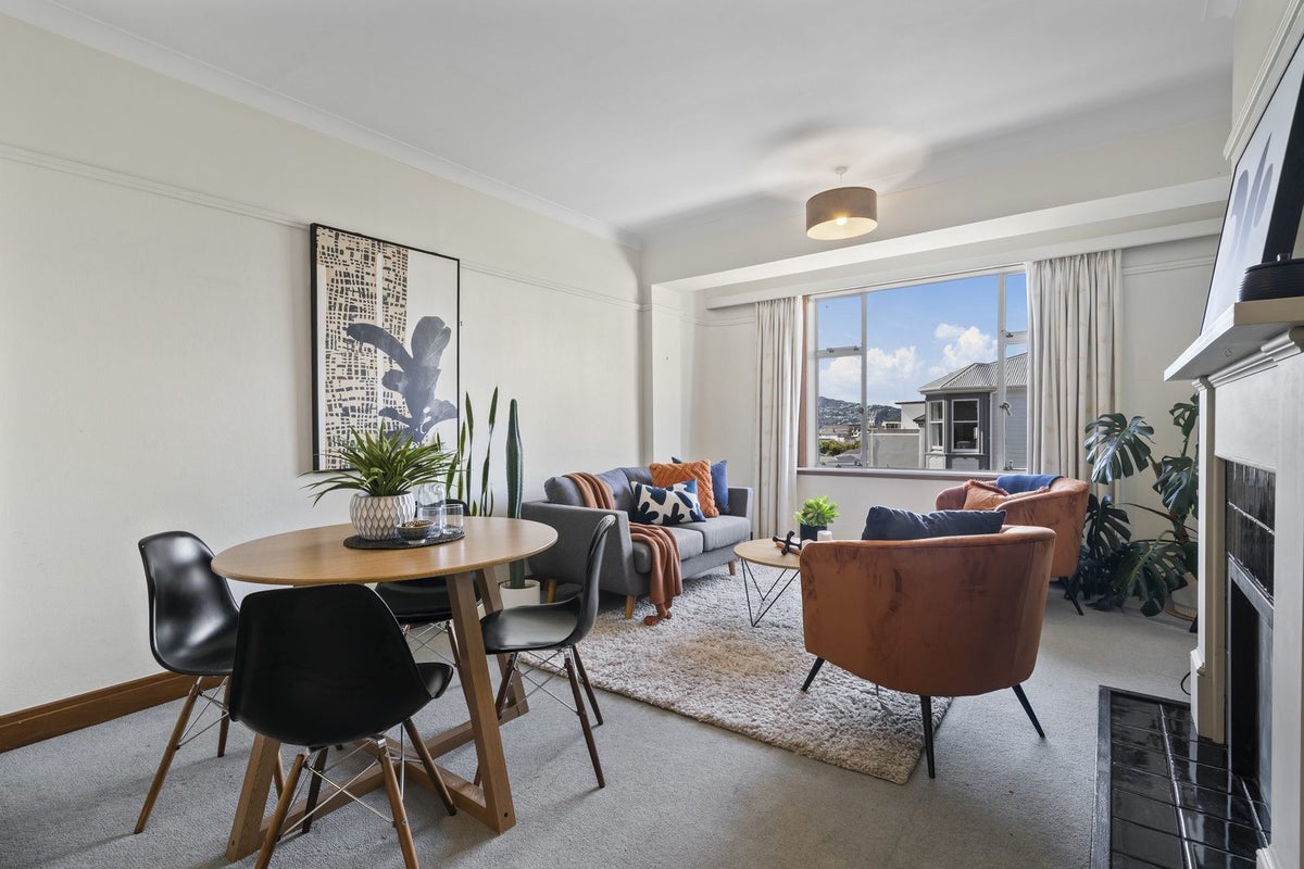 17 Brougham Street, Mount Victoria, Wellington - Carousel 1