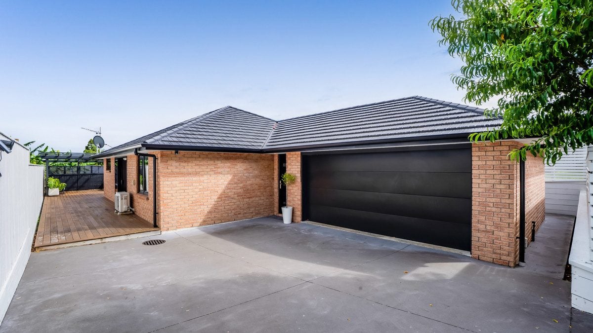 1A Mount View Place, Spotswood, New Plymouth - Carousel 1