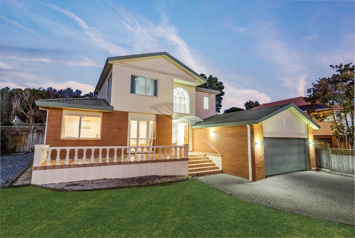 9 Matterhorn Crescent, Northpark, Auckland - Carousel 1