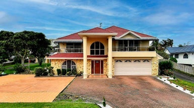 1 Astelia Place, Goodwood Heights, Auckland - Carousel 1