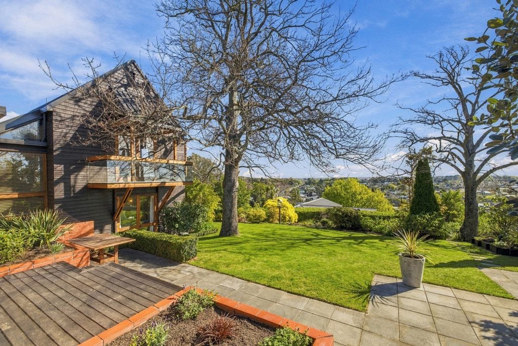 18 Bengal Drive, Cashmere, Christchurch City, Canterbury - Carousel 1