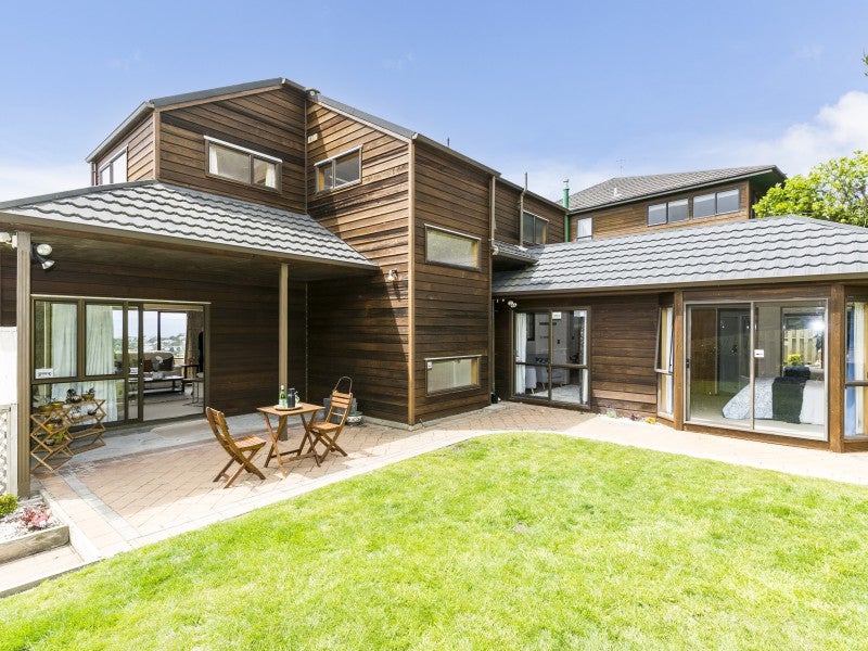 18 Kilsyth Street, Karori, Wellington - Carousel 2
