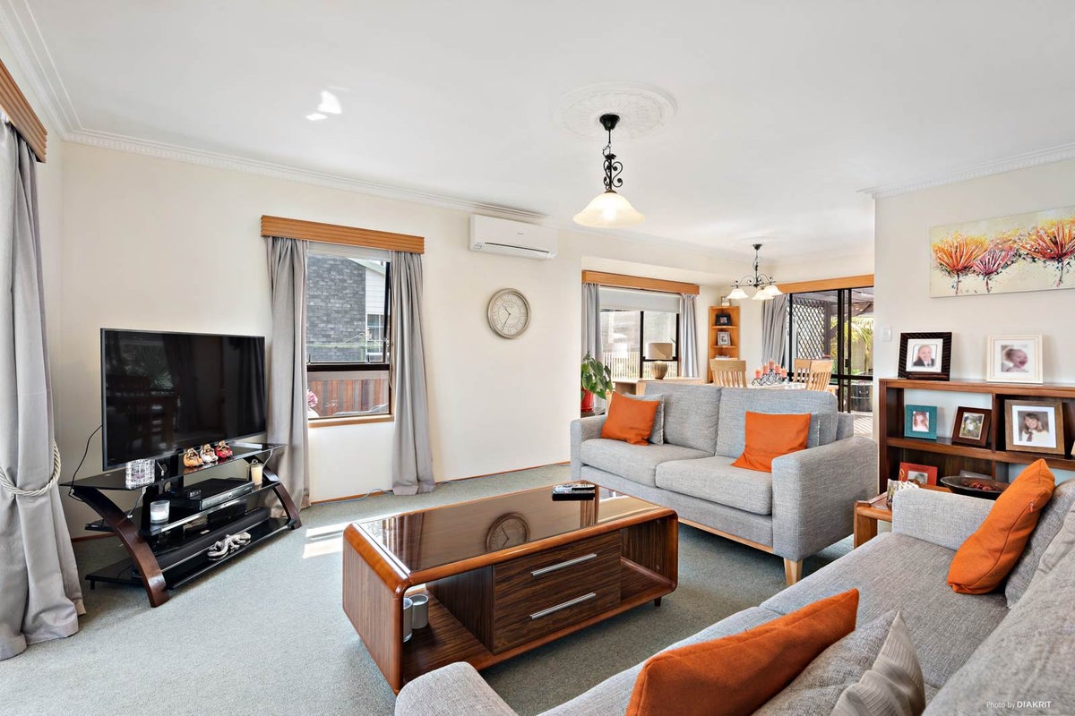 1/18 Manuwai Road, Torbay, Auckland - Carousel 2