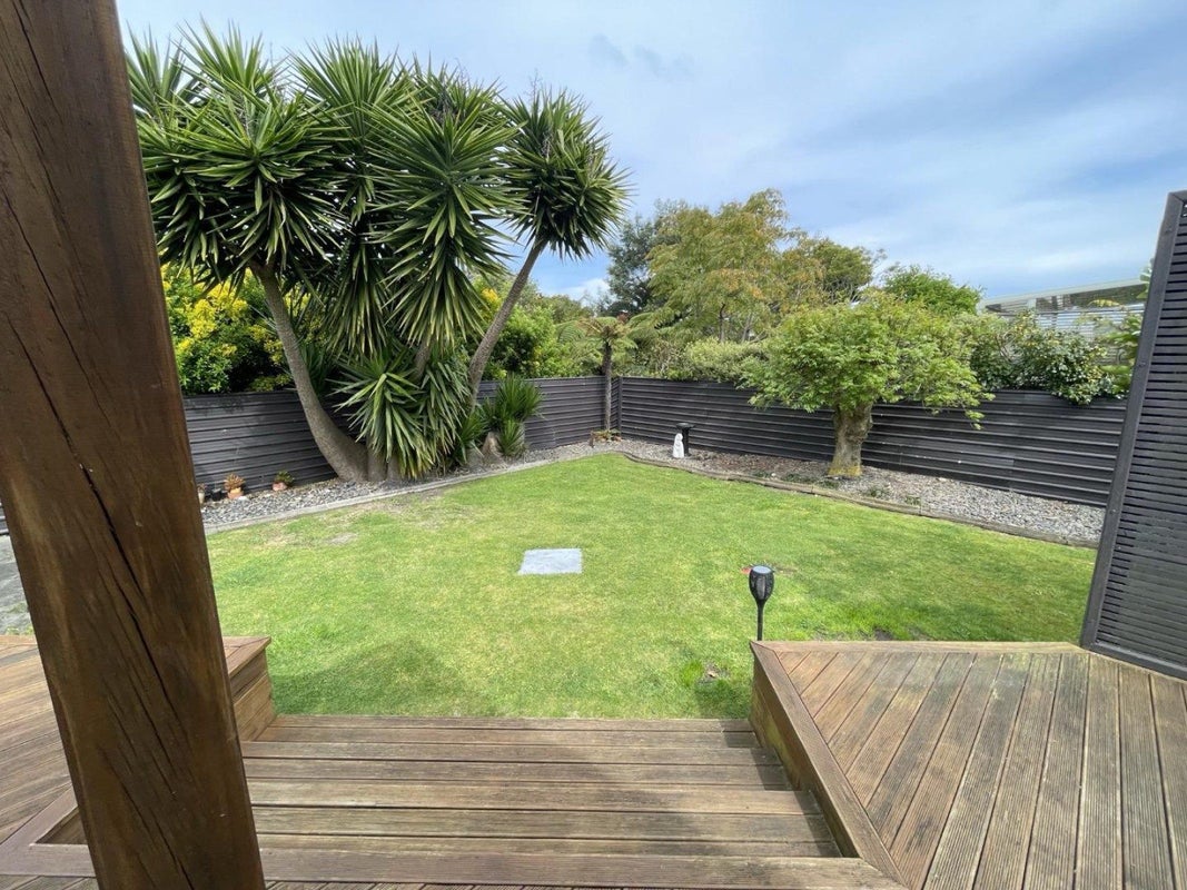 15 Fitzherbert Avenue, Springvale, Whanganui - Carousel 11