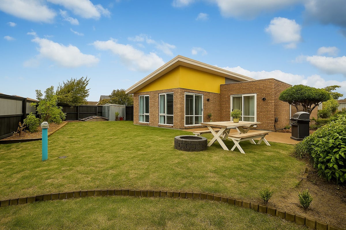 53 Forest Drive, Parklands, Christchurch - Carousel 2