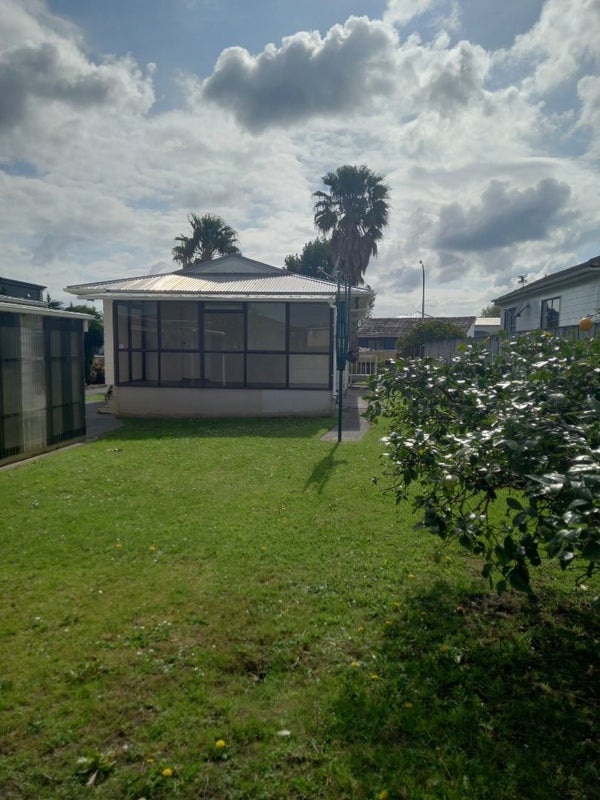 6 Balwyn Place, Clendon Park, Auckland - Carousel 2
