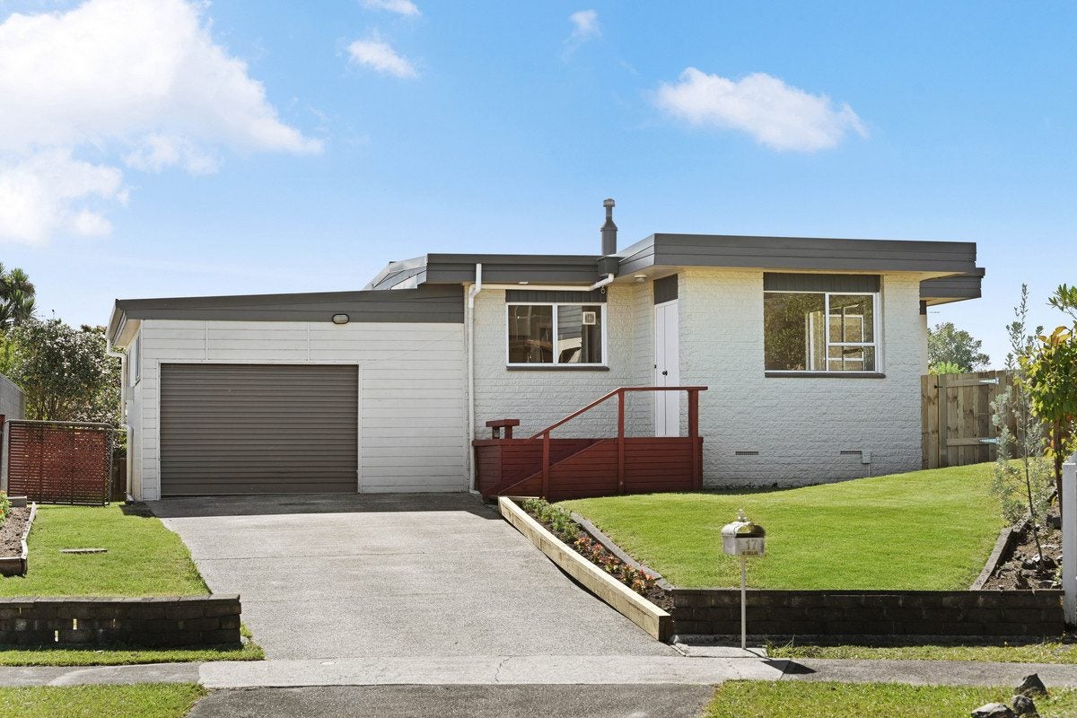 17 Ridgeway Place, Glenview, Hamilton - Carousel 1