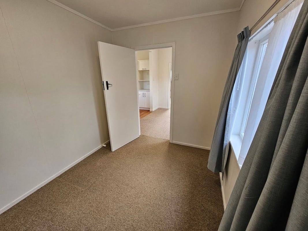 30 Oxford Street, Fairfield, Hamilton - Carousel 14
