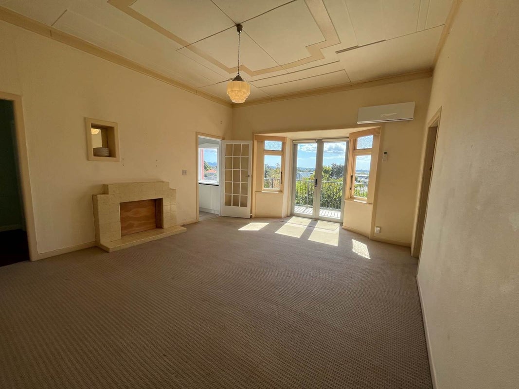 19 Benfield Avenue, Mount Albert, Auckland - Carousel 2