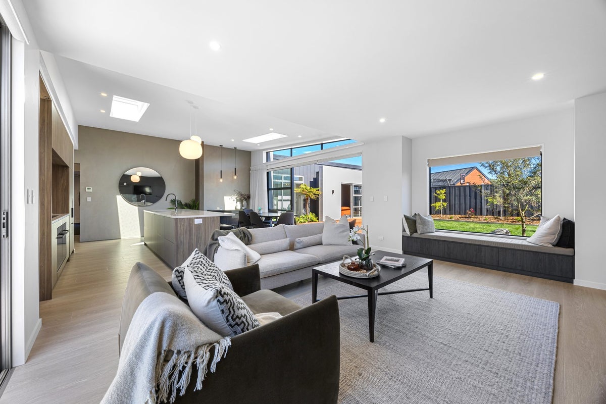 7 Oakbridge Boulevard, Marshland, Christchurch - Carousel 2