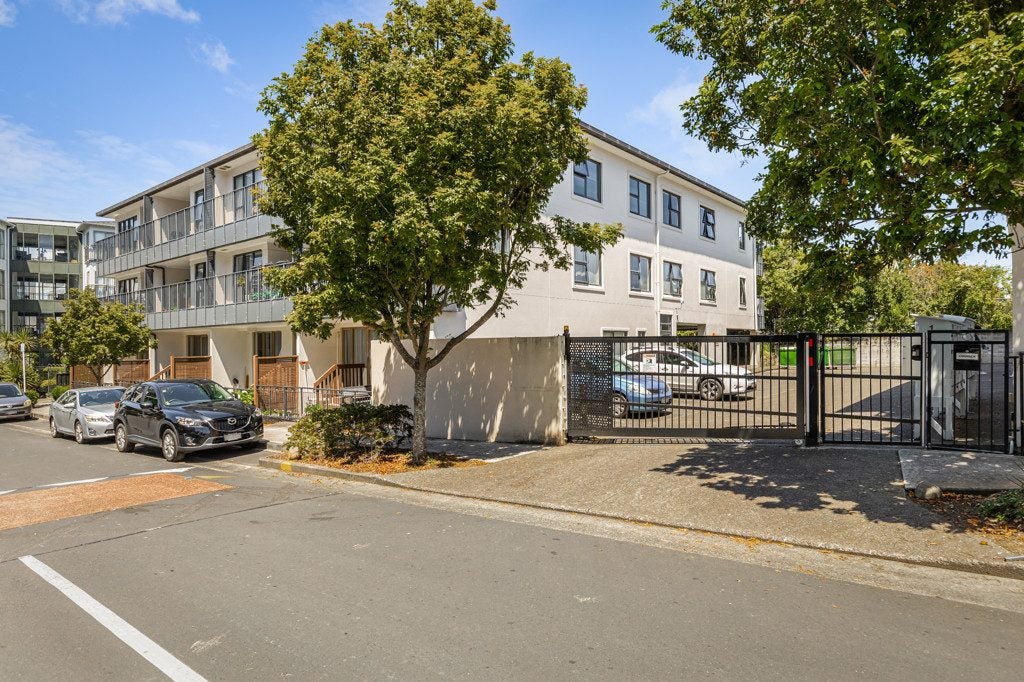 3H/1 Wadier Place, Henderson, Auckland - Carousel 17