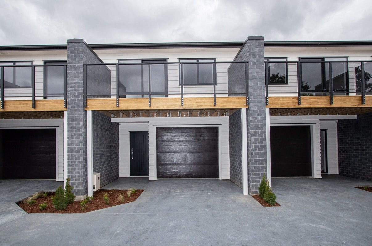 6/10 Charlemont Street, Whitiora, Hamilton - Carousel 2
