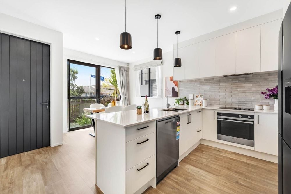 28 Kestrel Place, Wai o Taiki Bay, Auckland - Carousel 2