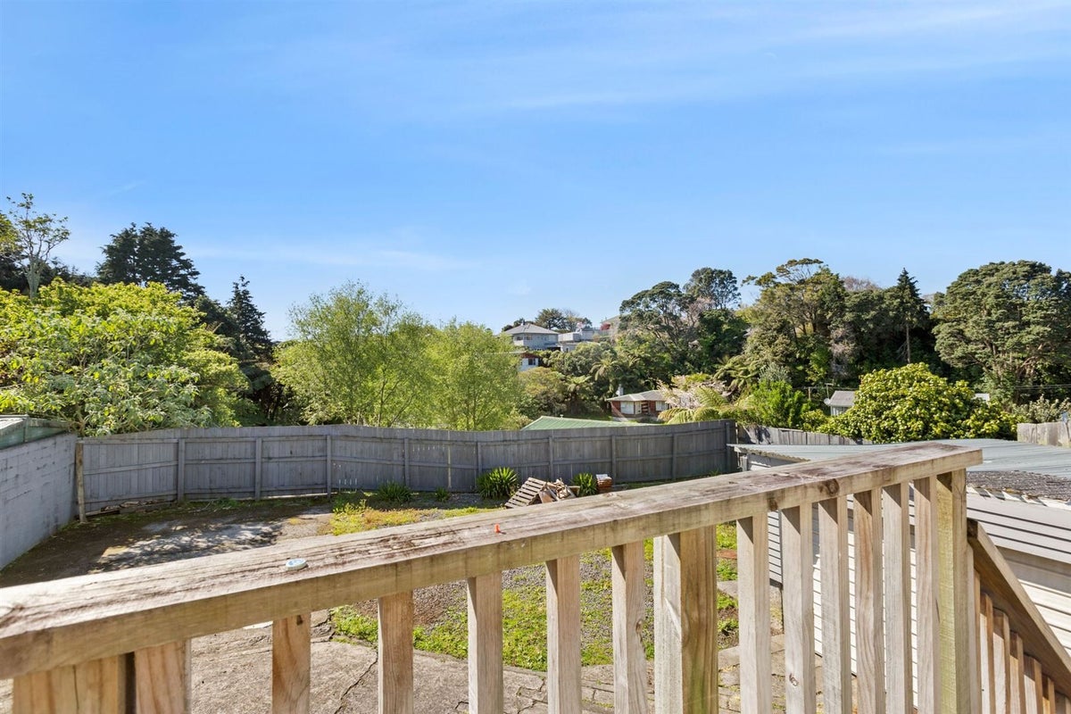 32 Banks Street, Marfell, New Plymouth - Carousel 2